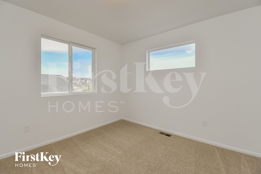 Building Photo - 10213 Luneth Dr