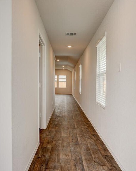 Building Photo - 121 Roanwood Dr