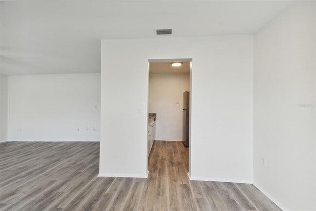 Building Photo - 350 79th Ave N