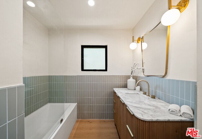 Building Photo - 14742 Weddington St