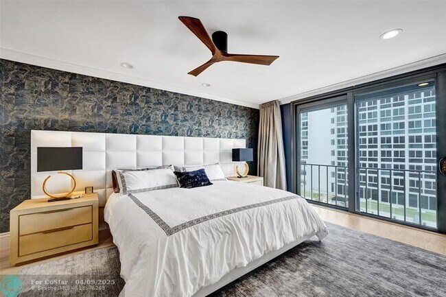 Building Photo - 3100 NE 48th St