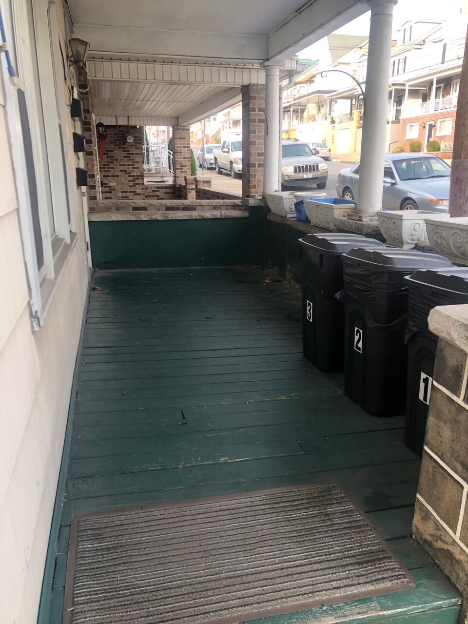 Building Photo - 914 w walnut st