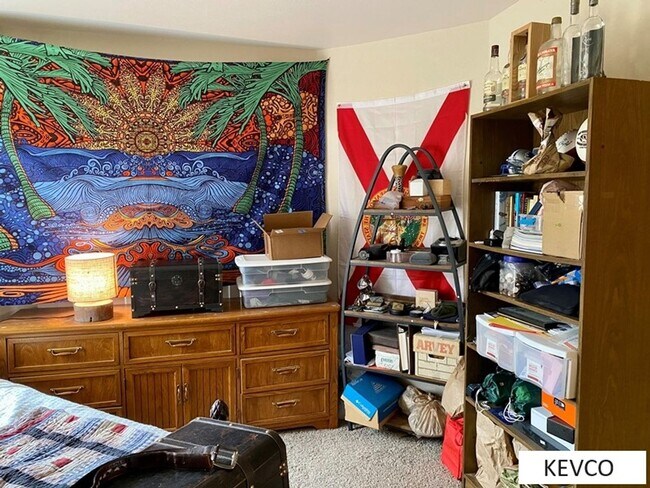 Building Photo - Spacious one bedroom apartment!
