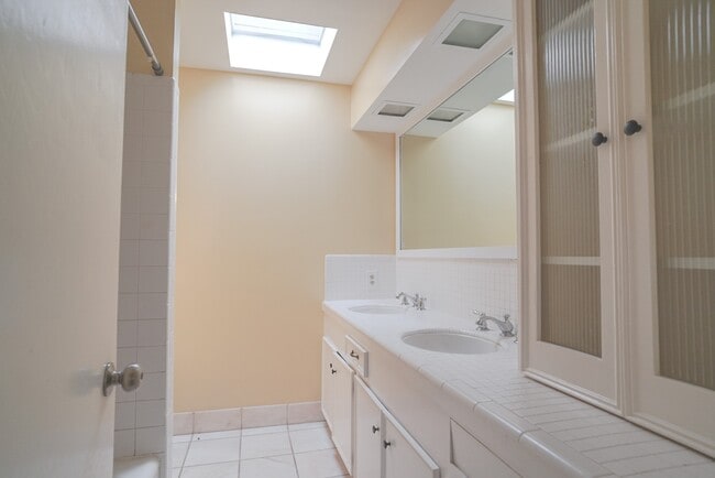 Building Photo - 7914 Braes Meadow Dr