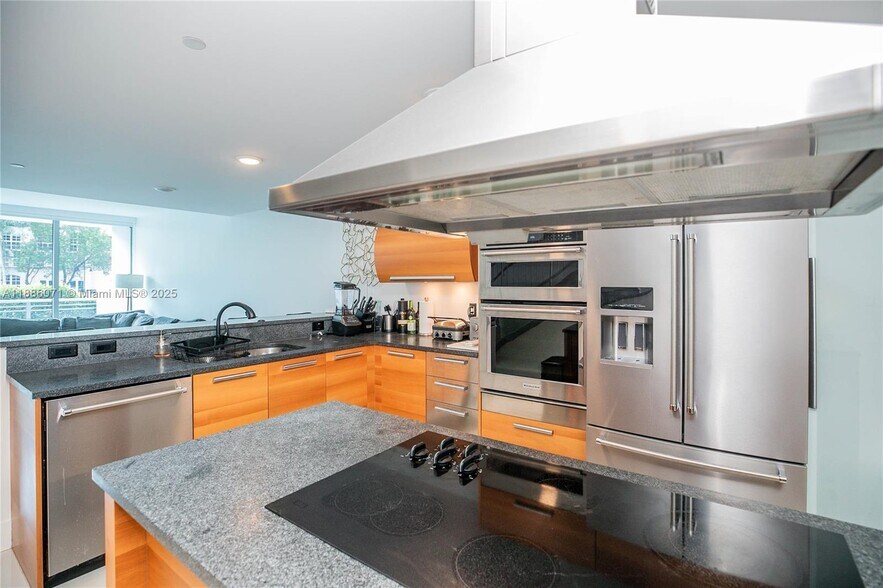 Building Photo - 2950 NE 188th St