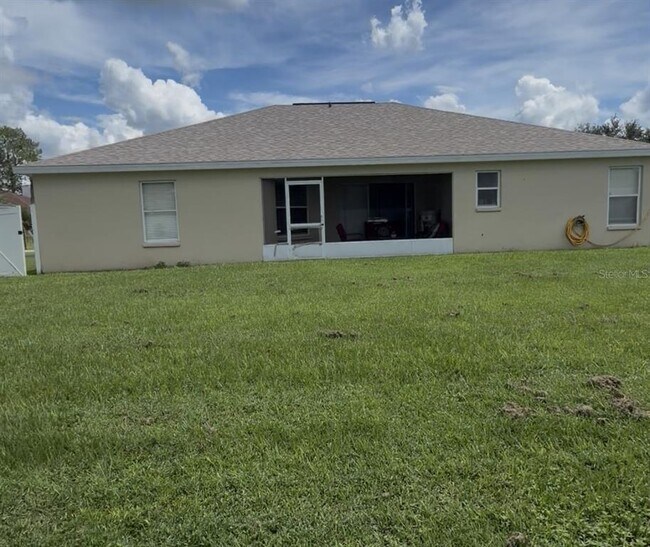 Building Photo - 5619 Fischer Dr