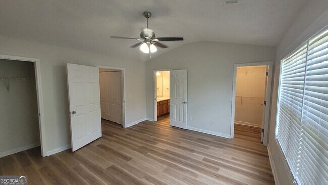 Building Photo - 625 Chase Ln