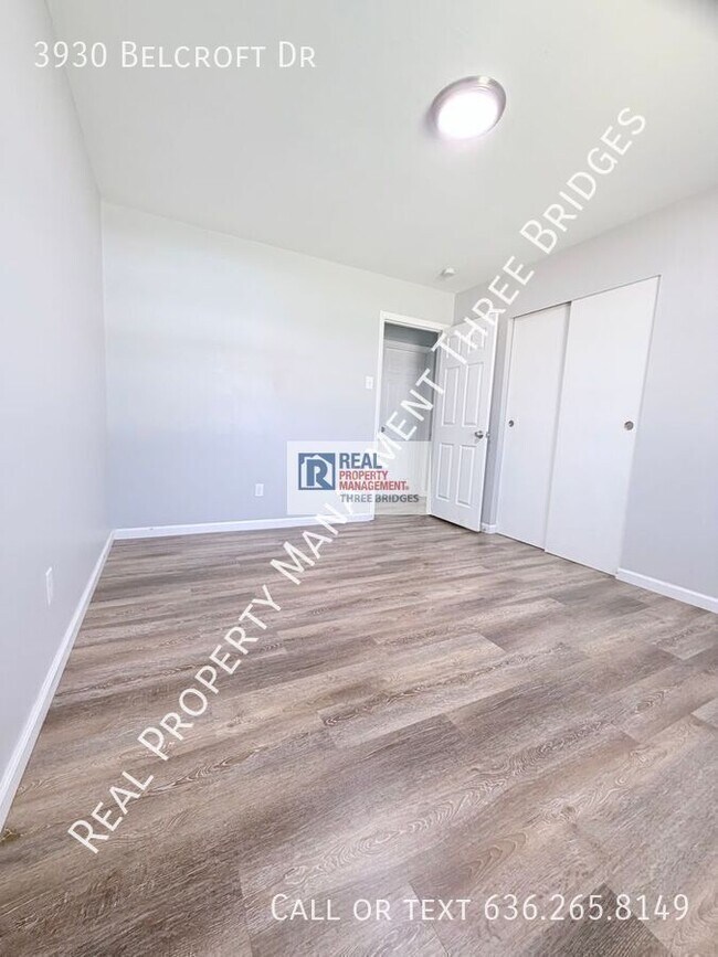 Building Photo - 3930 Belcroft Dr