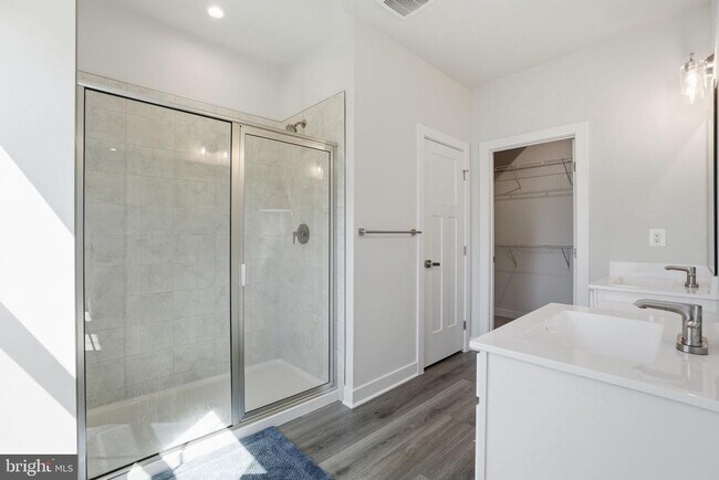 Building Photo - 42548 Invergordon Ter