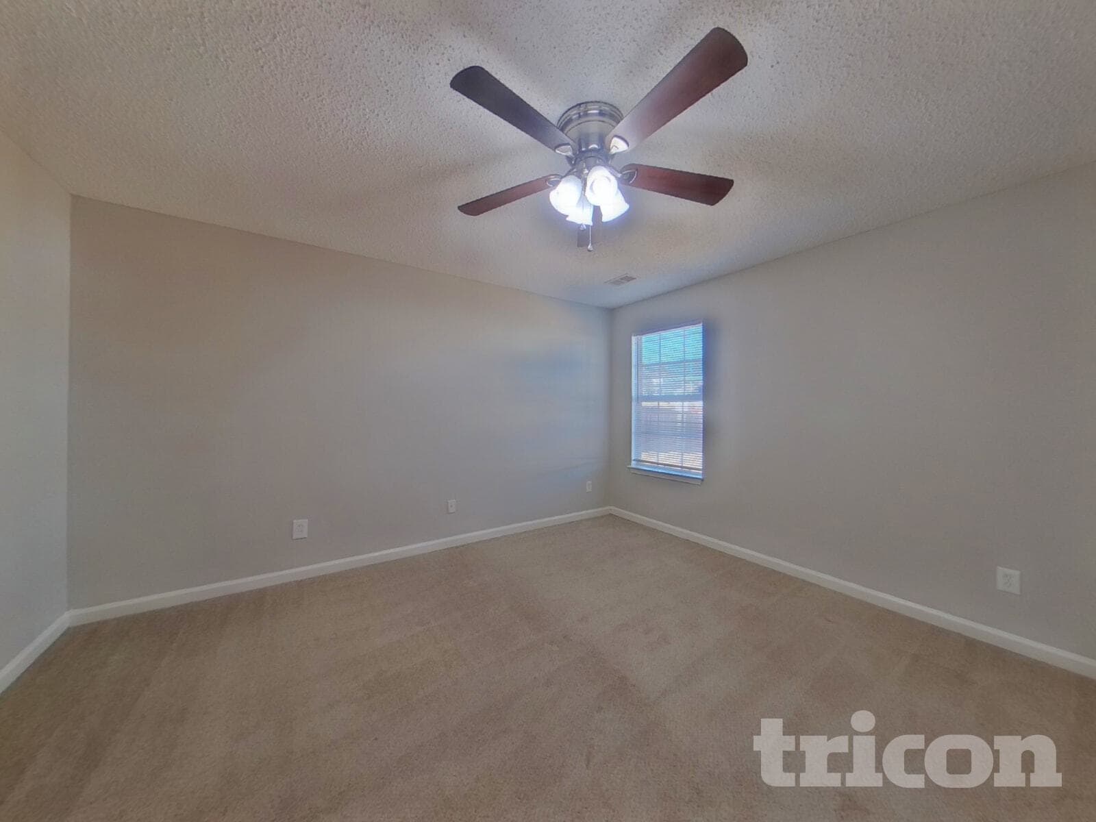 Building Photo - 337 White Gables Dr