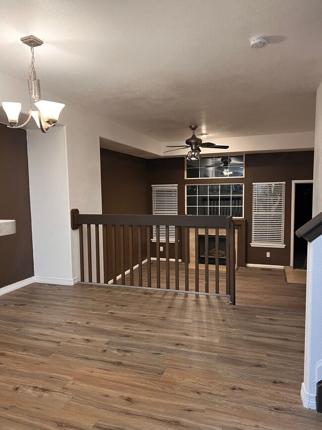 Building Photo - Gorgeous 2 bed/2.5 bath townhome in Welby Glen