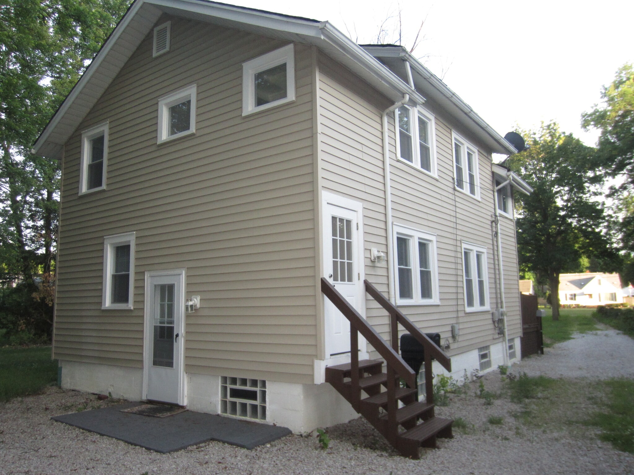 Building Photo - 23246 Alexander Rd