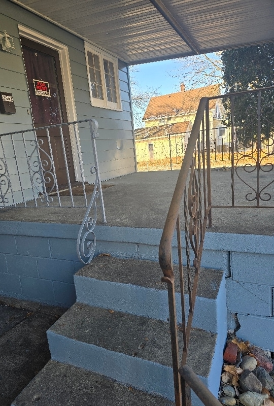 Building Photo - 2543 Mahoning Rd NE