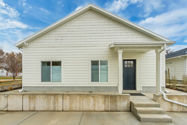 Building Photo - 12990 12990 S