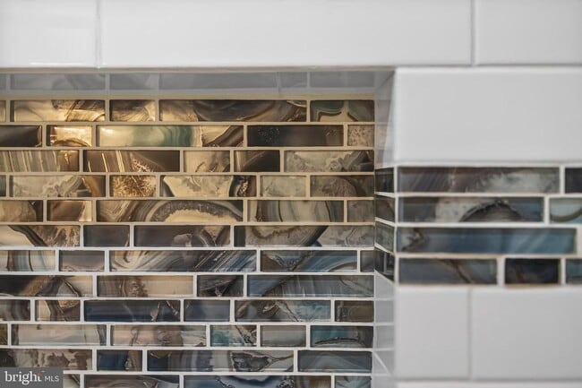 Building Photo - 1407 N Van Dorn St