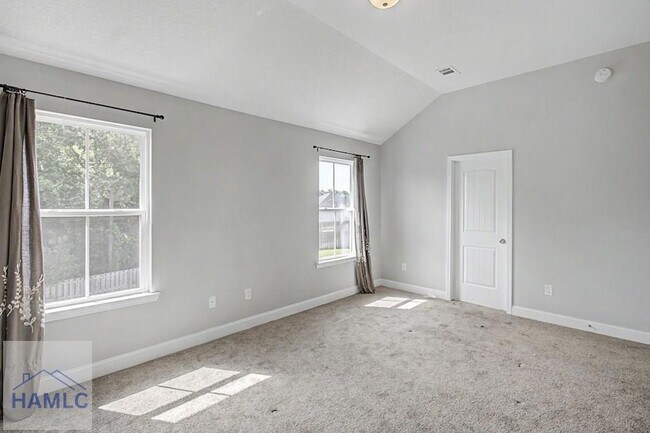 Building Photo - 547 Fairview Cir