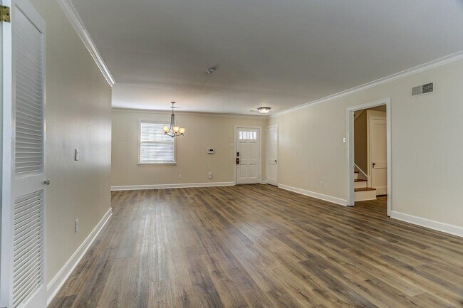 Building Photo - 4578 Sequoia Rd