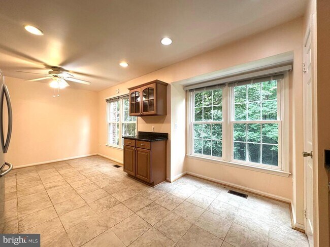 Building Photo - 5127 Kenside Ct