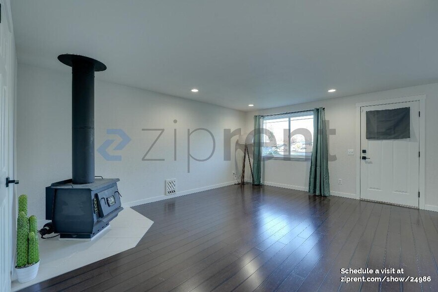 Building Photo - 732 Natalie Pl