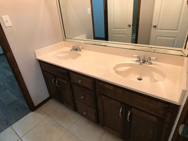 Building Photo - 3Bed/2.5Bath Edinburg TX Home For Rent ( Oakland Village )