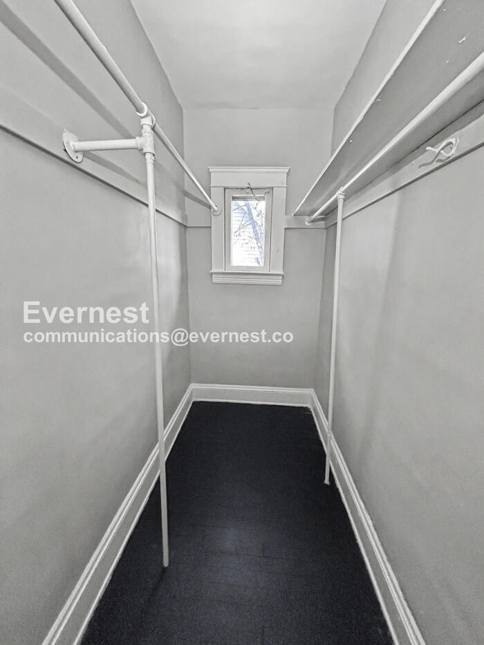 Building Photo - 2932 E 118th St