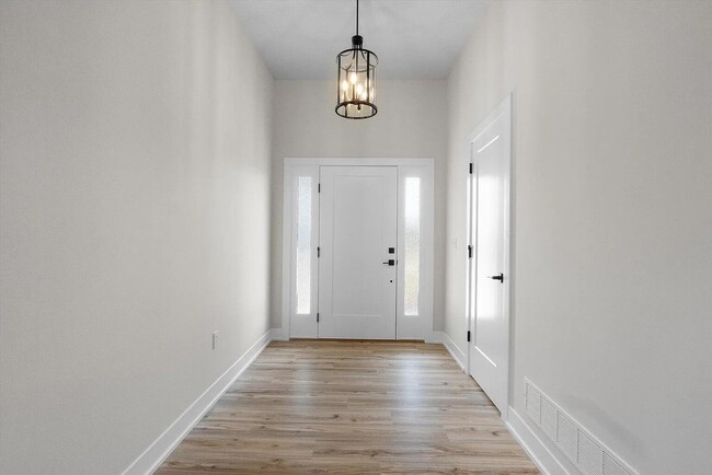 Building Photo - 2713 Misty Flower Dr