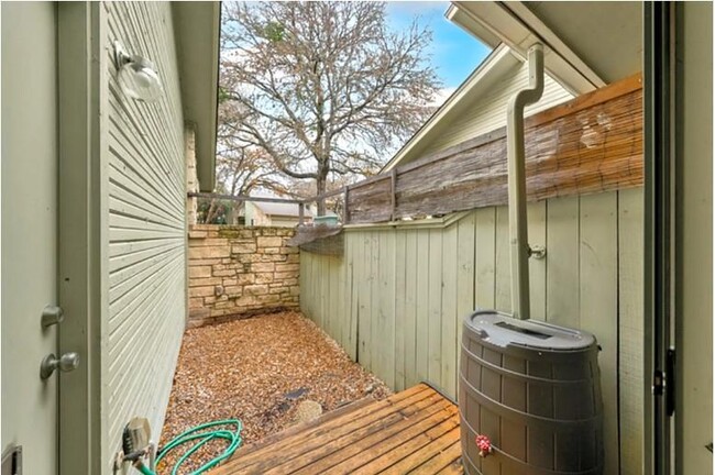 Building Photo - 4404 Travis Country Cir