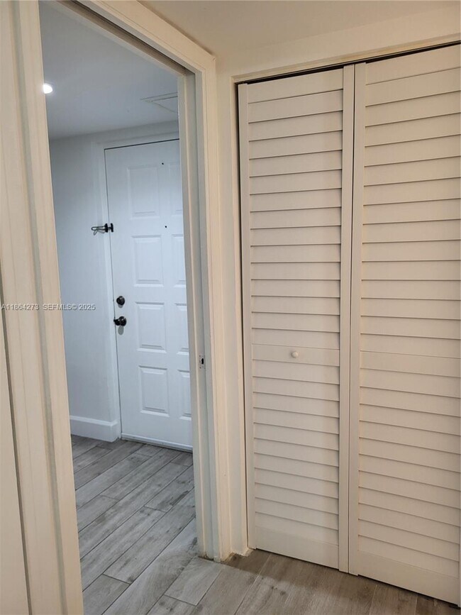 Building Photo - 4555 NW 99th Ave