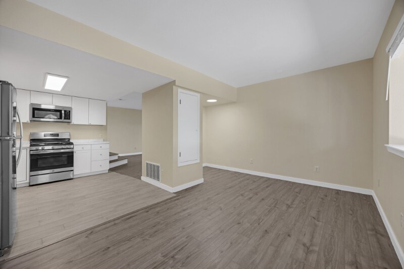 Building Photo - 407 Corona Ave