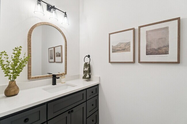 Building Photo - Fully Furnished Home in Broken Arrow