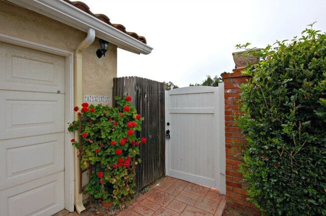 Building Photo - Gorgeous 3 Bedroom Home in Encinitas!