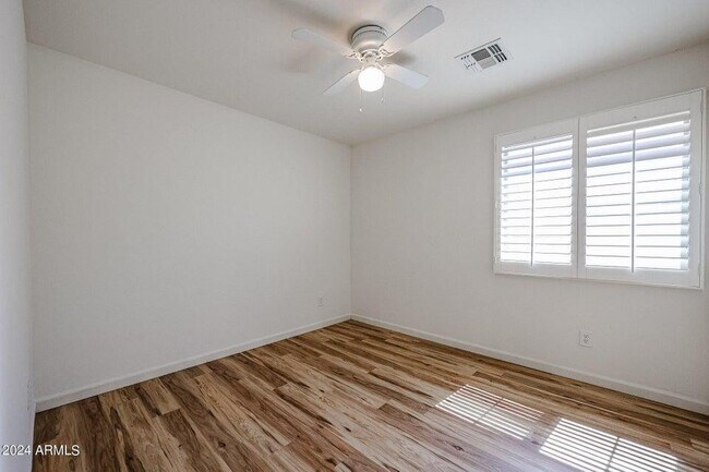 Building Photo - 3974 N Dead Wood Dr