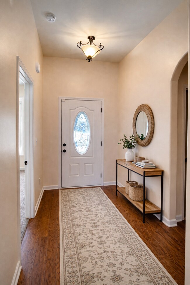 Building Photo - 3 bedroom 2 bath Gem in Hidden Springs Subdivision