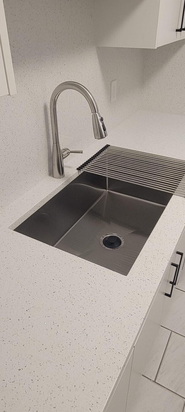 Building Photo - 600 SW 2nd Ave