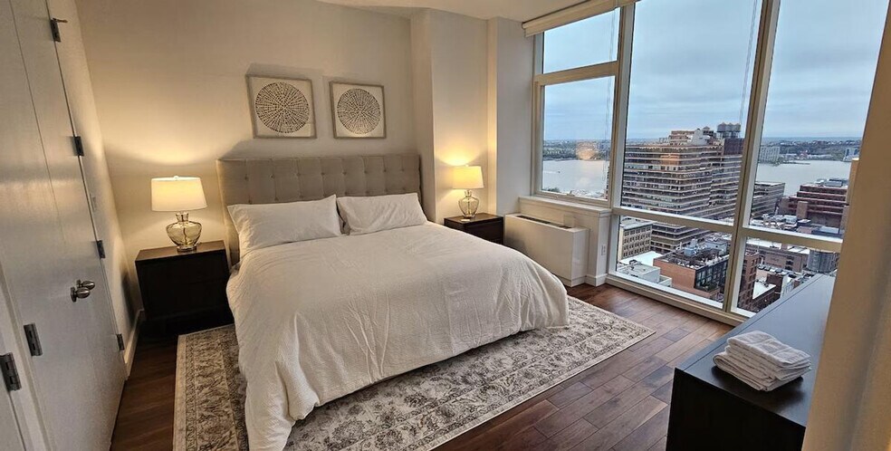 Building Photo - 508-507 W 28th St