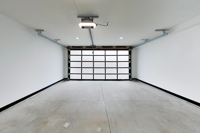 Building Photo - 6344 Hennings Ct