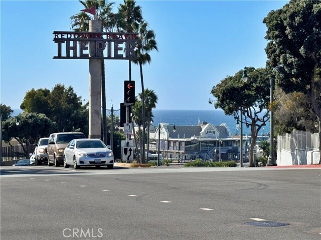 Building Photo - 230 S Catalina Ave