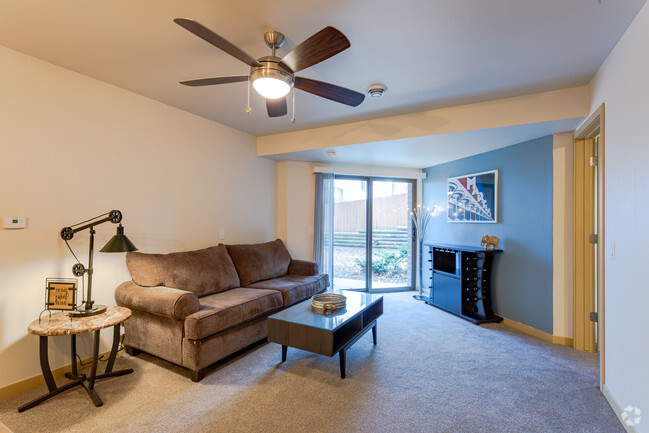 2BR, 2BA - Oak Tree Apartments