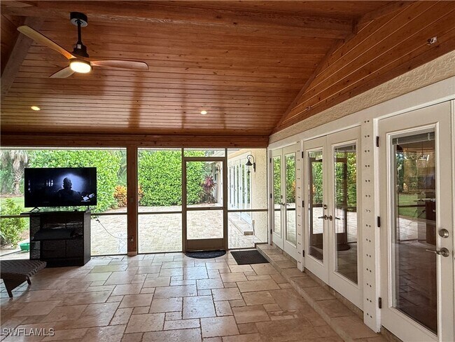 Building Photo - 2347 Coach House Ln