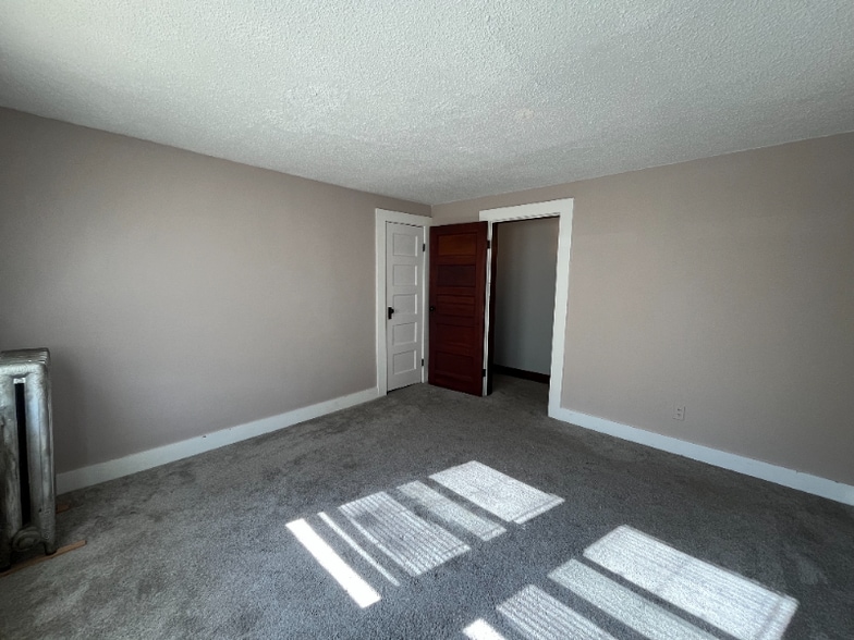 Building Photo - 83 Firglade Ave