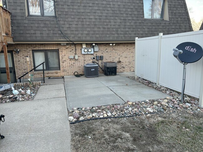 Building Photo - 605 North 40th