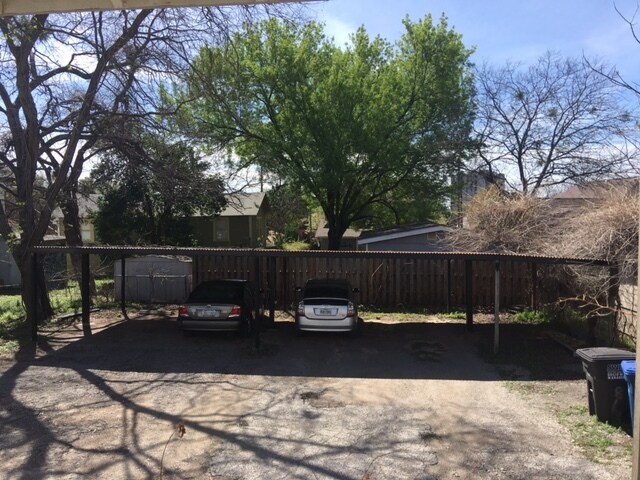 Carport - 812 W Russell Pl
