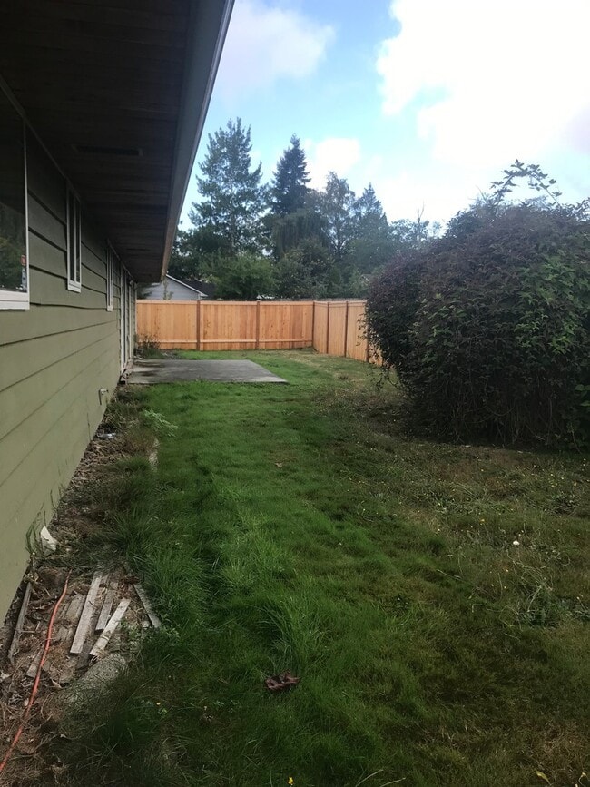 Building Photo - 3 Bed 1.75 Bath SFR Rambler Everett