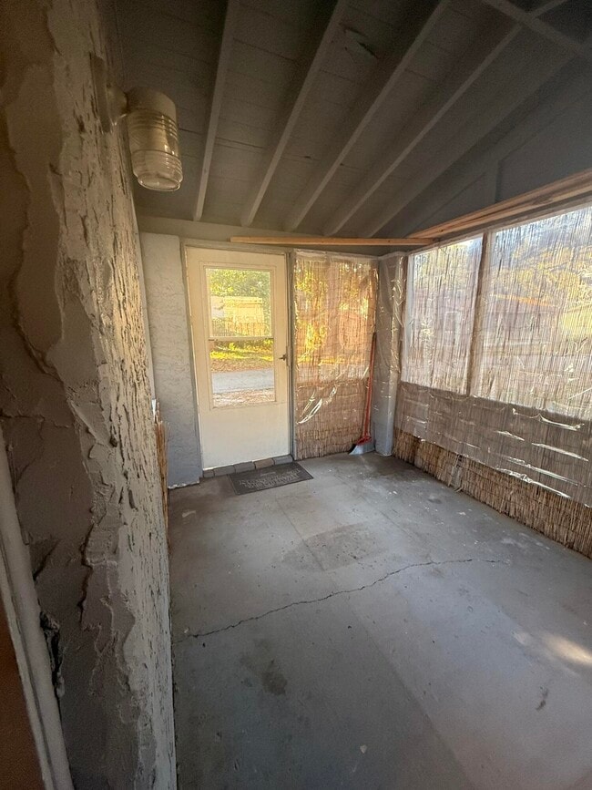 Building Photo - 521 E Miracle Strip Pkwy