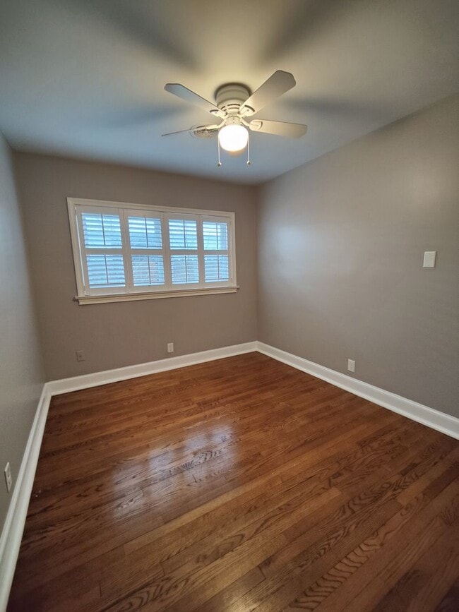 Building Photo - 3BD/2BA with a FLEX ROOM HOUSE IN WEST ASHLEY- Available June 1, 2026!