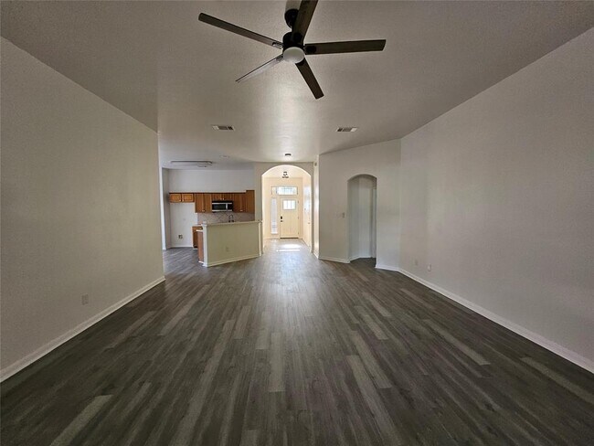 Building Photo - 202 N Pauley Dr