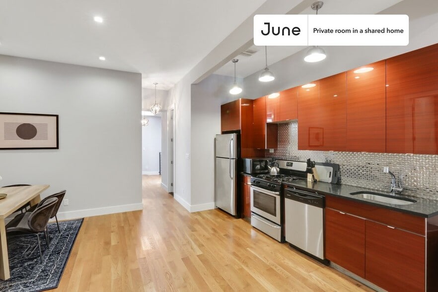 Building Photo - Room in Shared 5 bed/2.5 bath home in Bedford-Stuyvesant