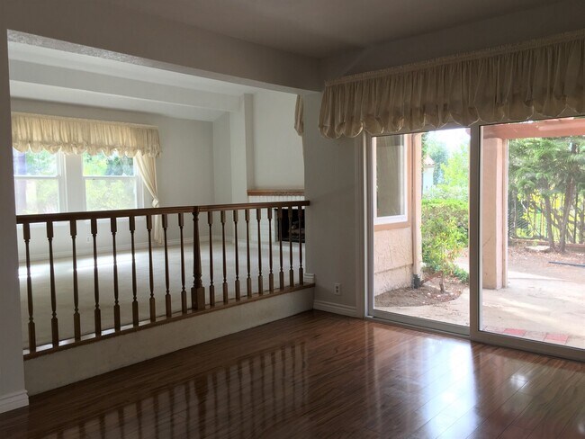 Building Photo - 3317 Vista Rocosa