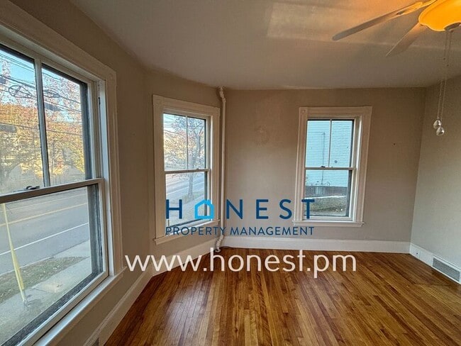 Building Photo - 103 Rackleff St