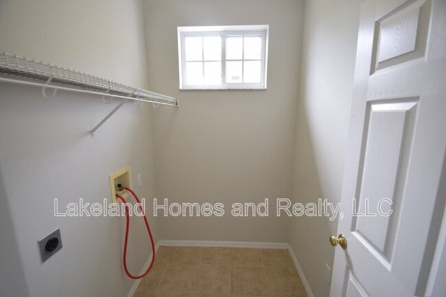 Building Photo - 534 Grasslands Village Cir